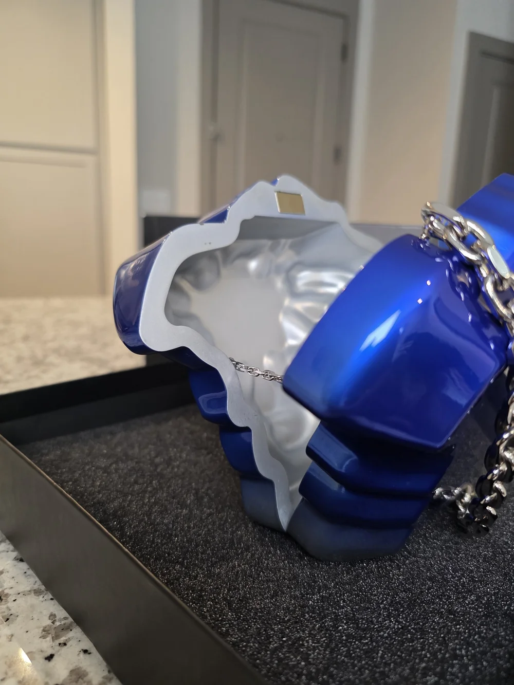 Blue-to-Silver Gradient Medusa Head Crossbody Bag with Chain